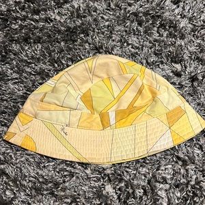 Emilio pucci hat